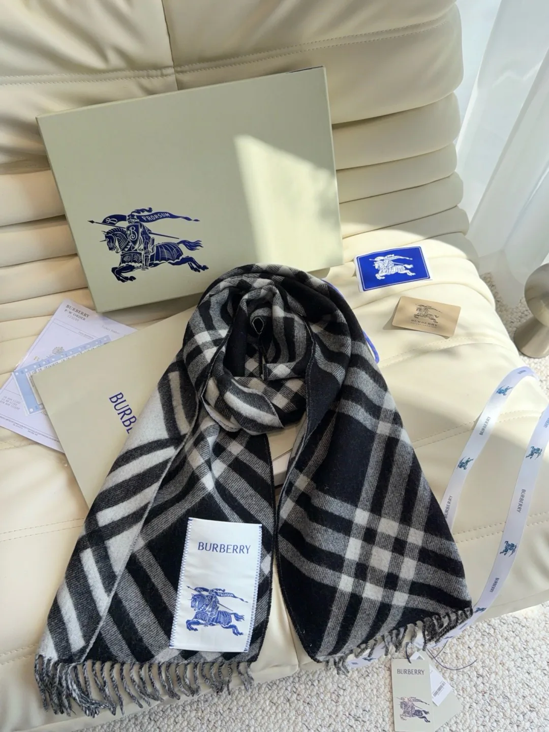 Scarves BURBERRY 17911094