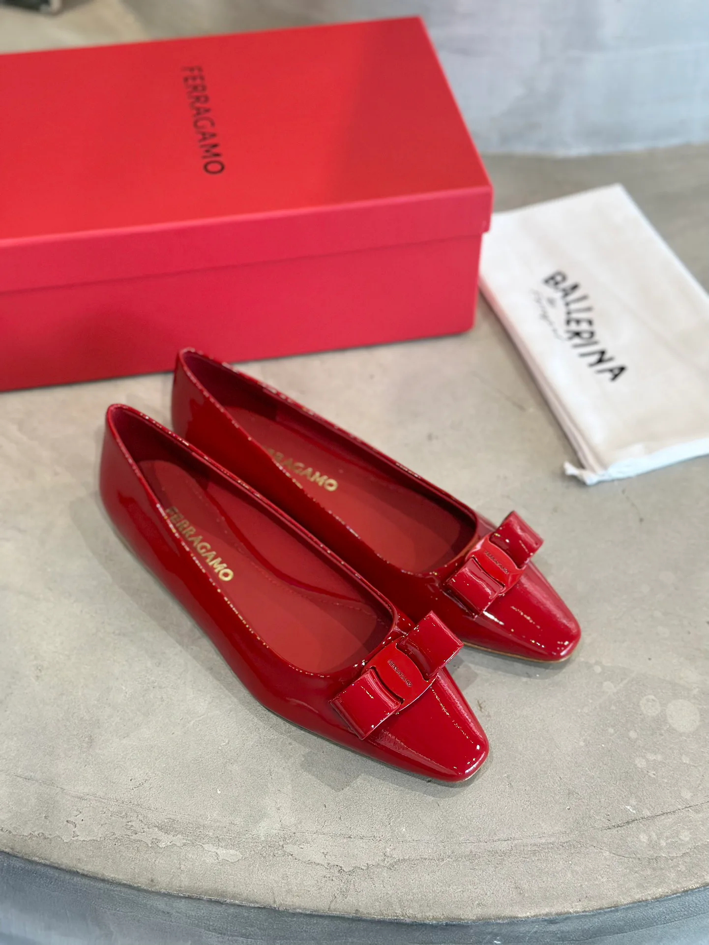 Women's Ballet Flats SALVATORE FERRAGAMO 18531764