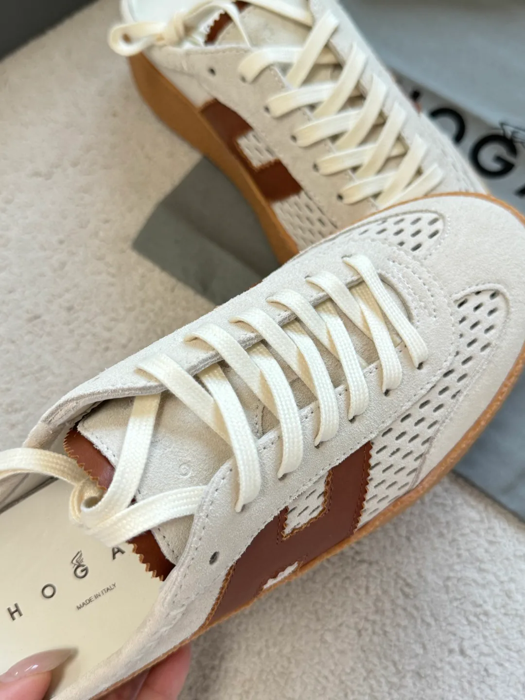 Women's Sneakers HOGAN 17698139