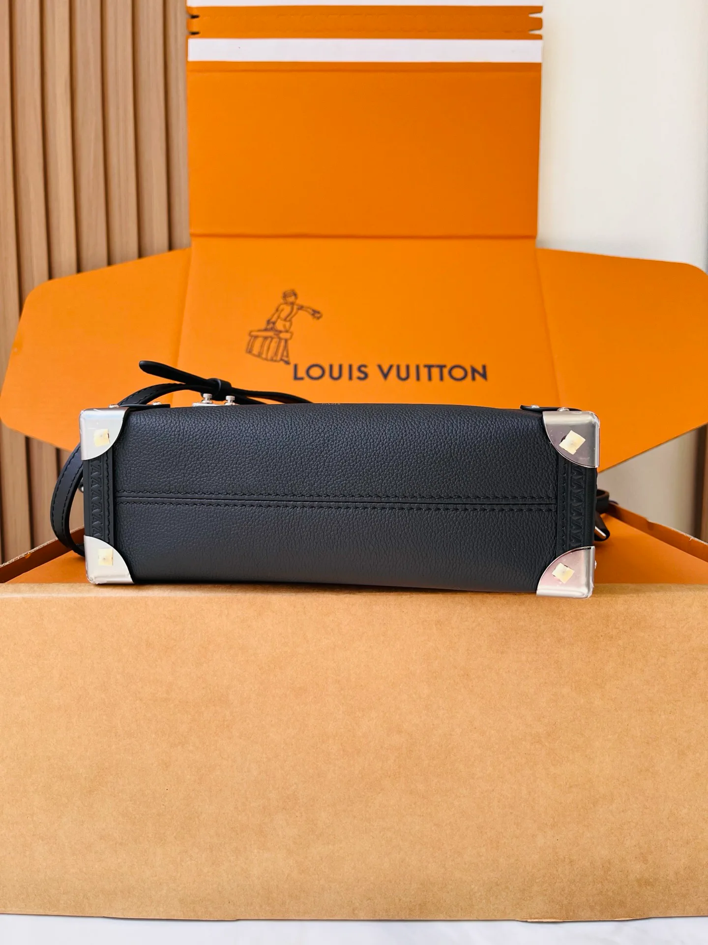 Women's Classic Handbags LOUIS VUITTON 17864846