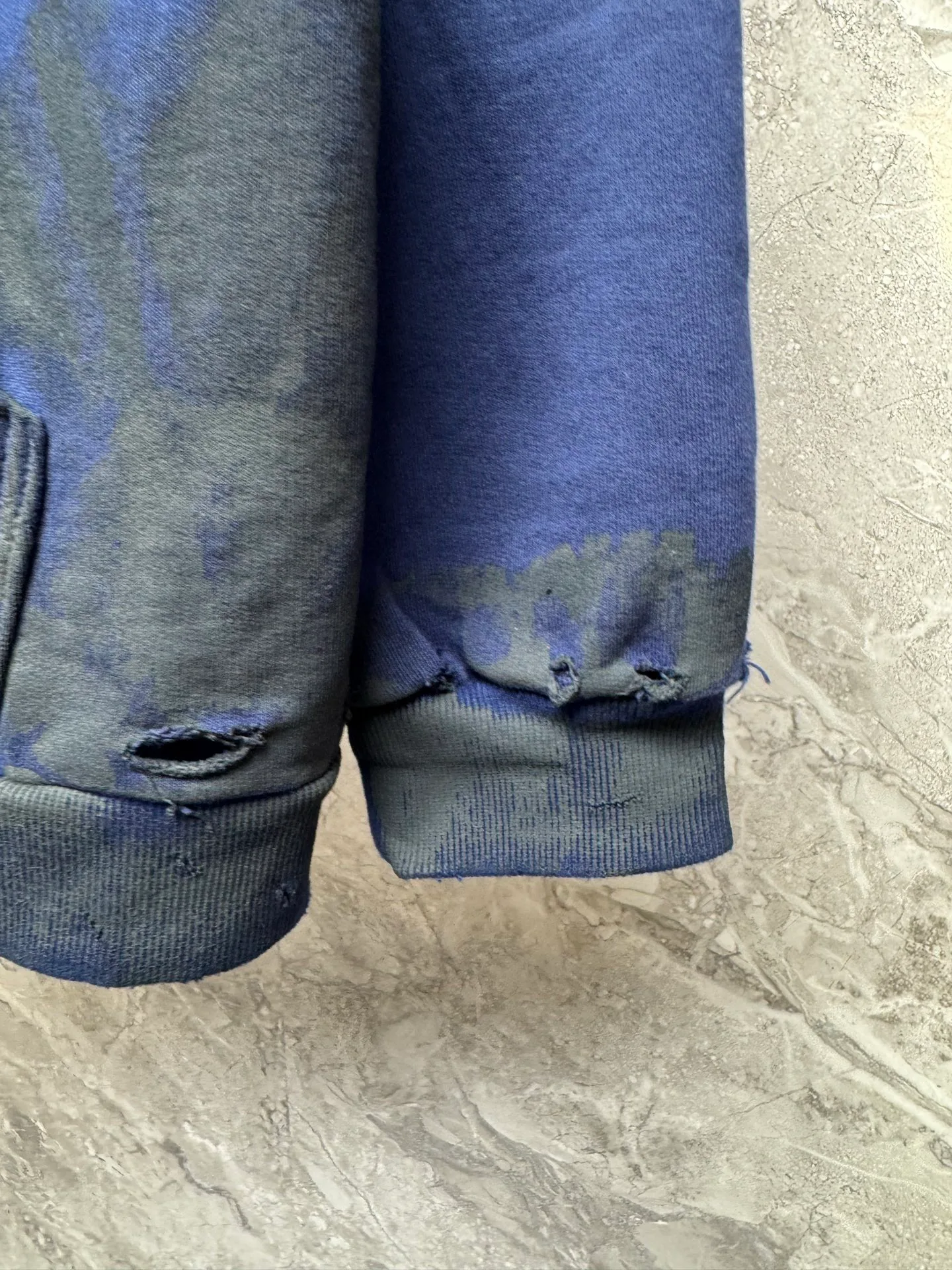 Men's Sweatshirts And Hoodies BALENCIAGA 18182366