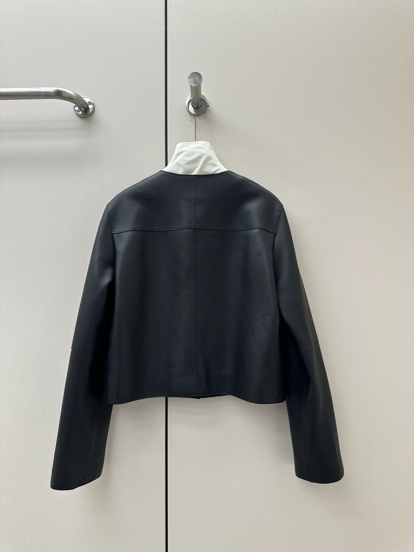 Women's Leather Jackets And Sheepskin Coats HERMES 17940572