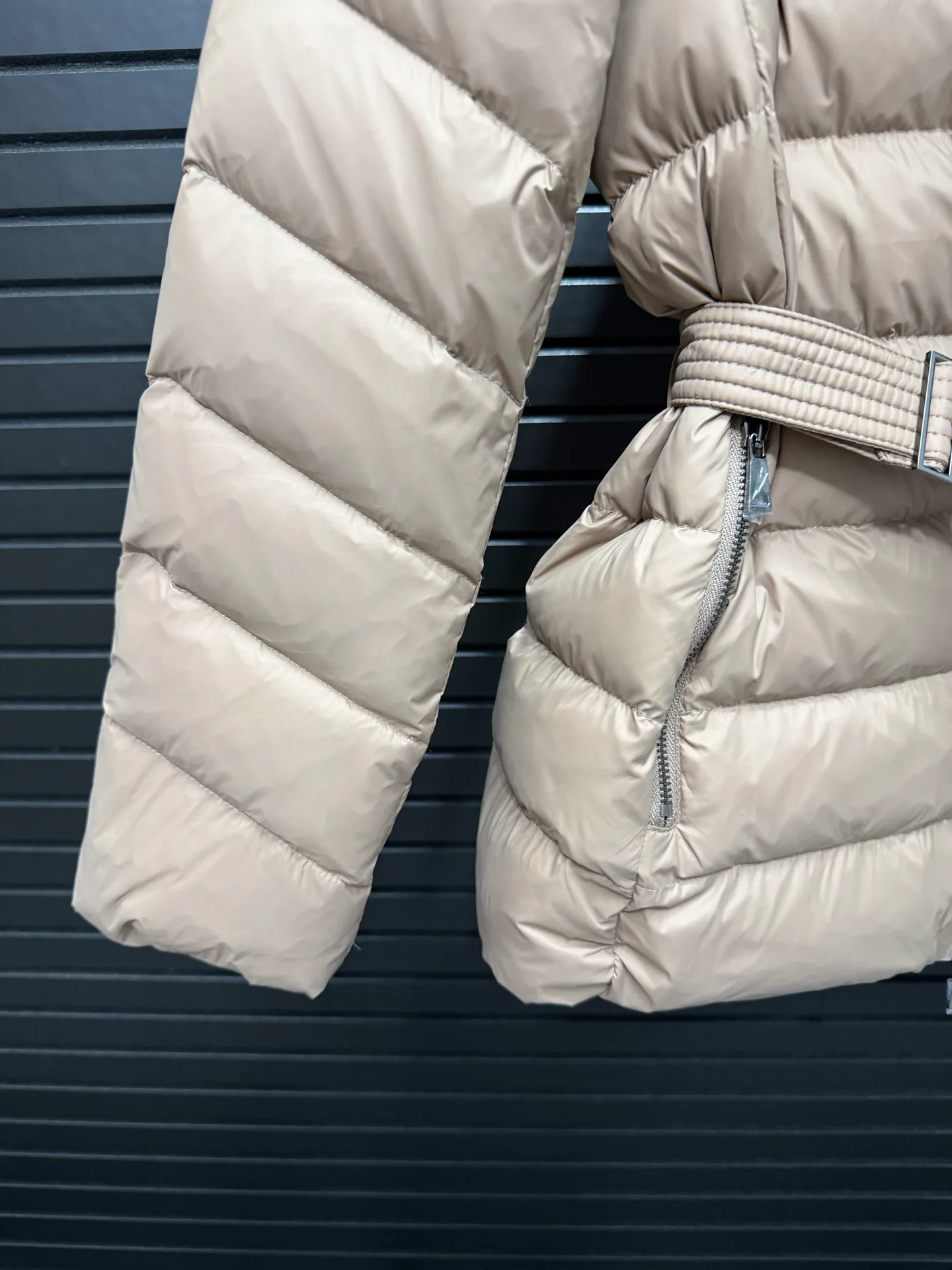 Women's Jackets And Down Jackets MONCLER 17829899