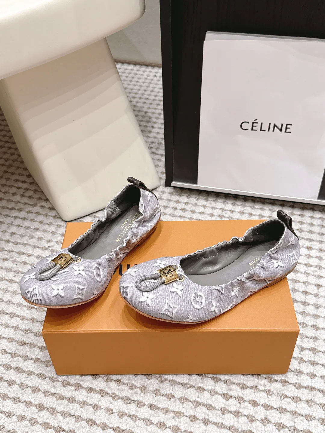 Women's Ballet Flats LOUIS VUITTON 17421356