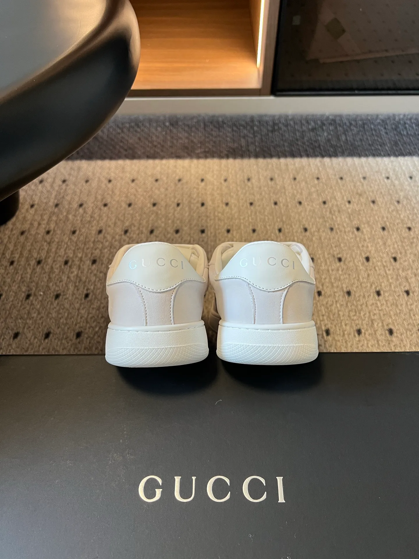 Women's Sneakers GUCCI 17926086
