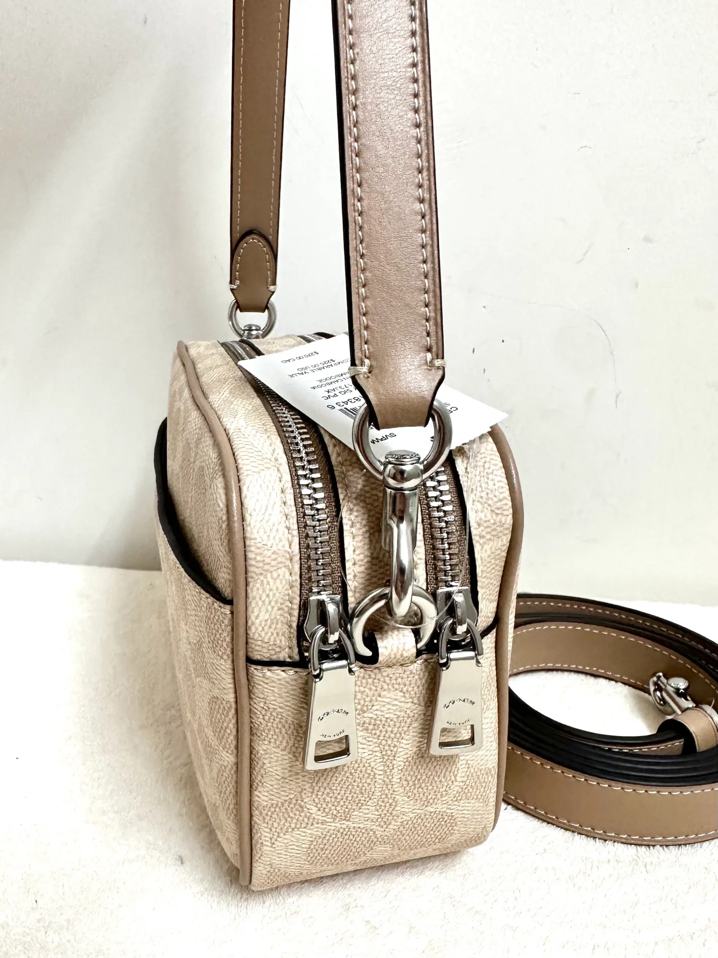 Women's Classic Handbags COACH 17960967