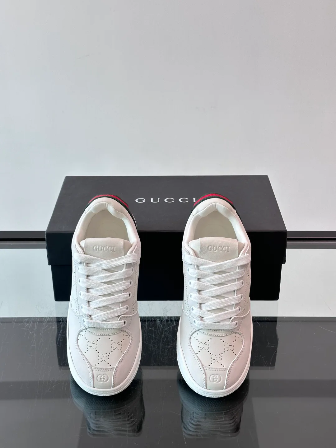 Women's Sneakers GUCCI 18449389