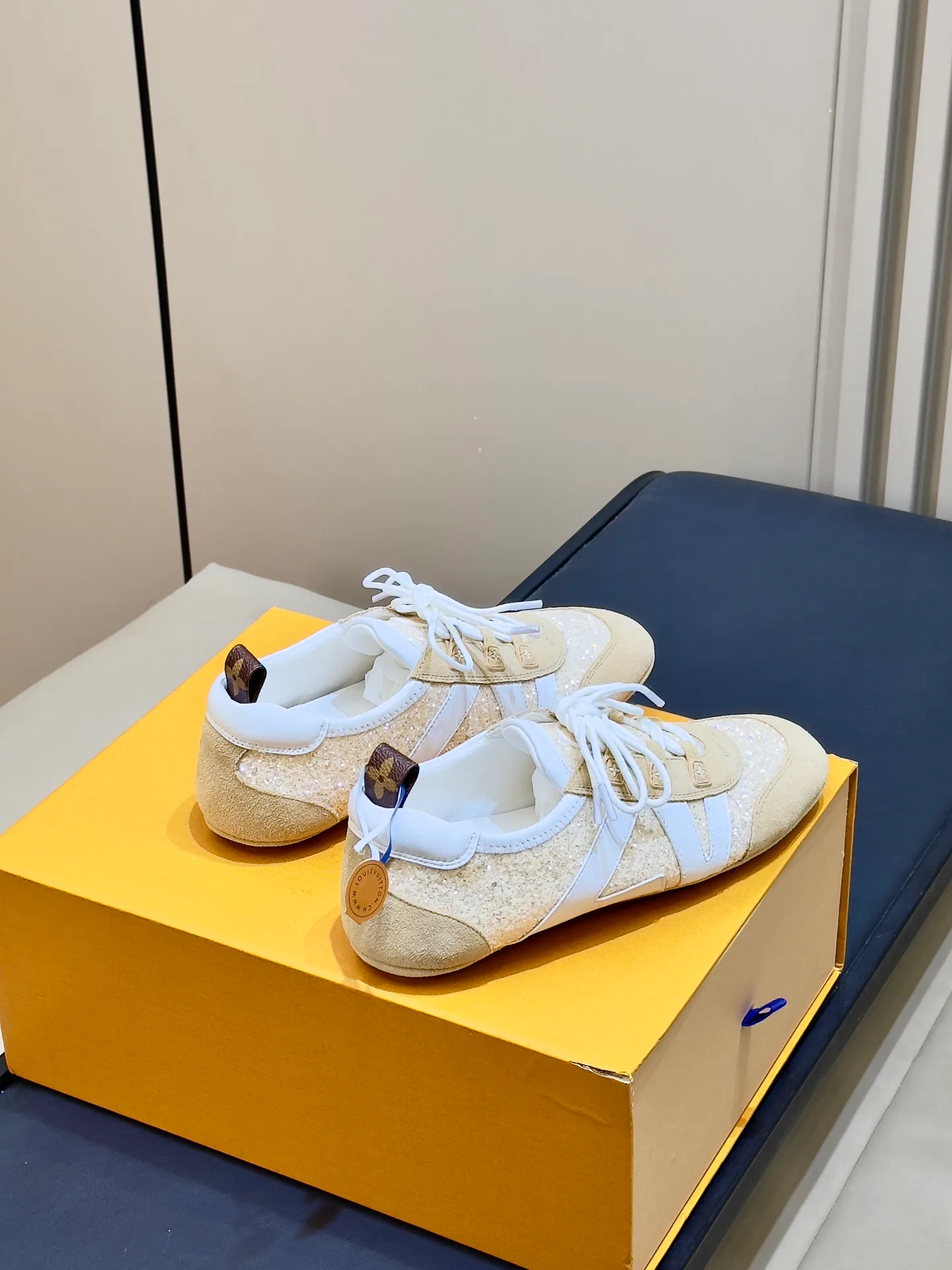 Women's Sneakers LOUIS VUITTON 17480201