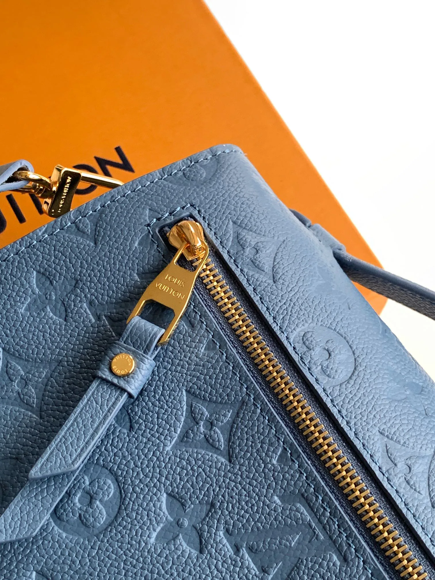 Women's Shoulder Bags LOUIS VUITTON 18153216