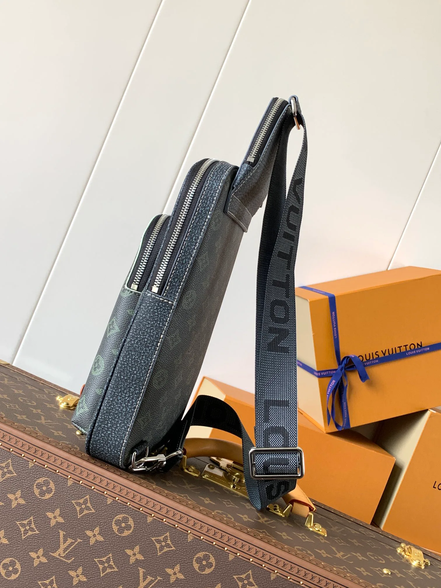 Women's Shoulder Bags LOUIS VUITTON 17948732