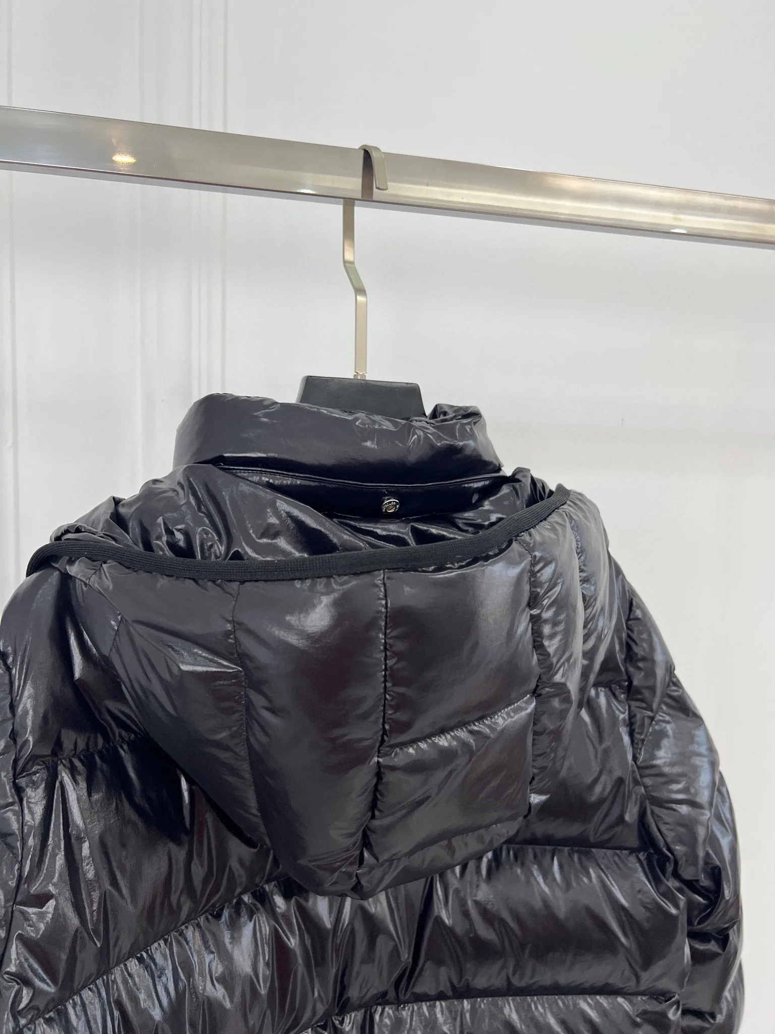 Women's Jackets And Down Jackets MONCLER 18416217