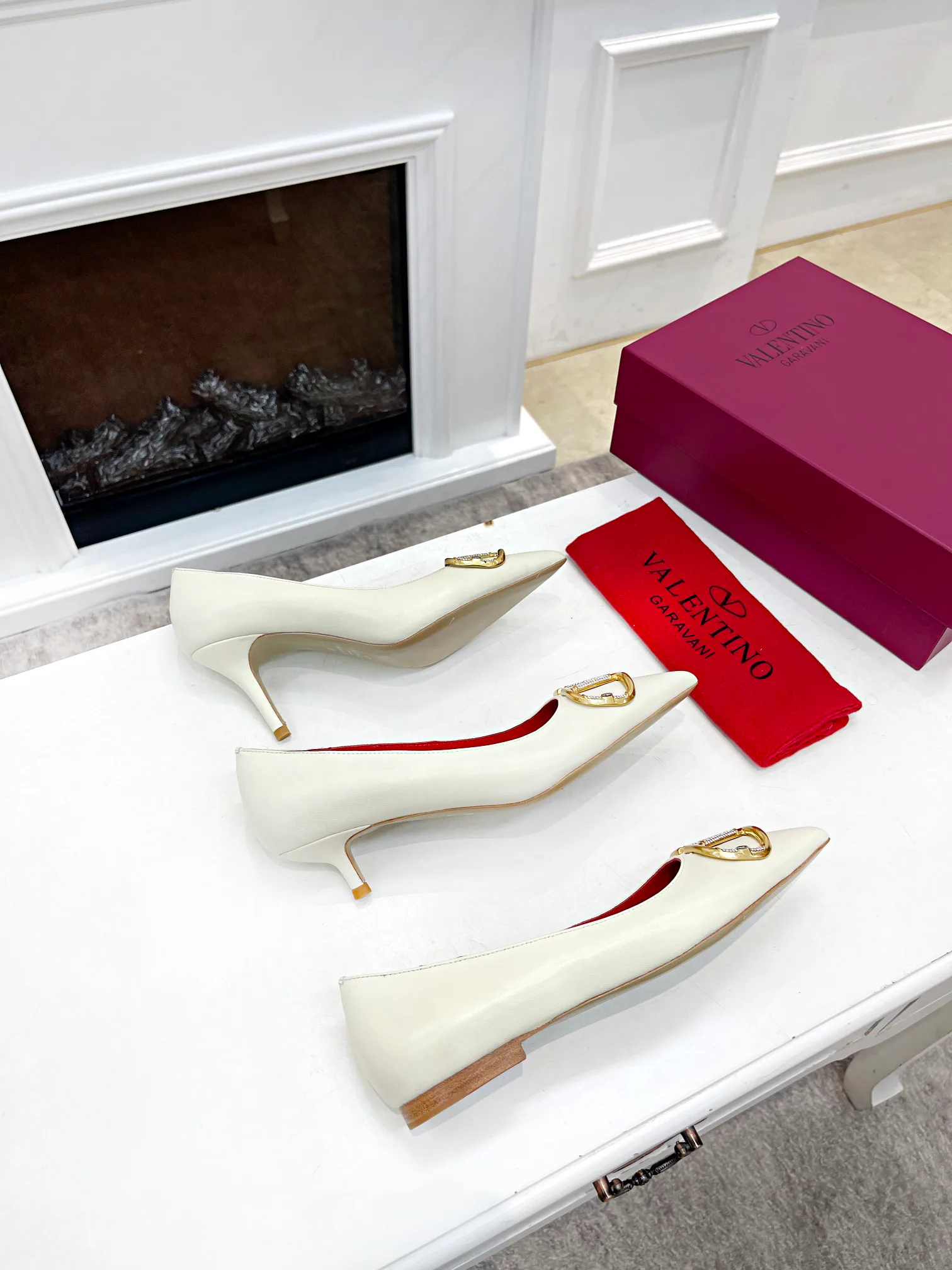 Women's Heels VALENTINO 17956844
