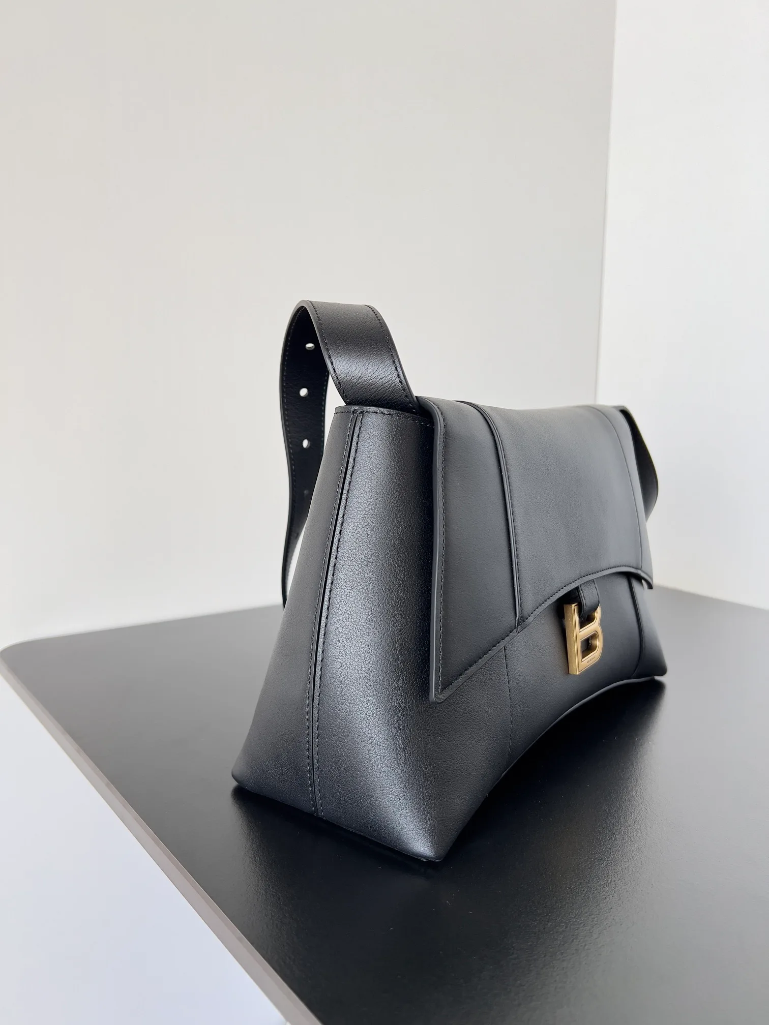 Классические Сумки Женские Balenciaga 18619537
