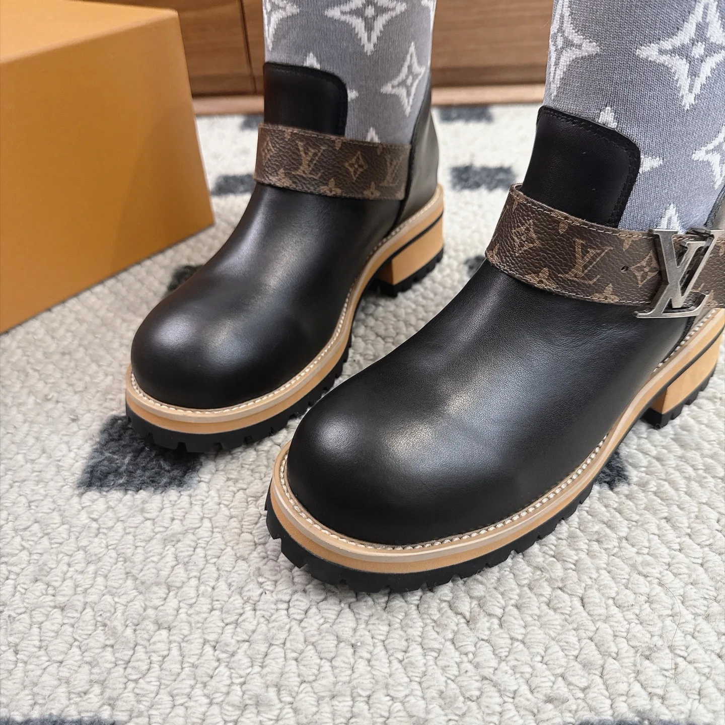 Women's Ankle Boots LOUIS VUITTON 18025505