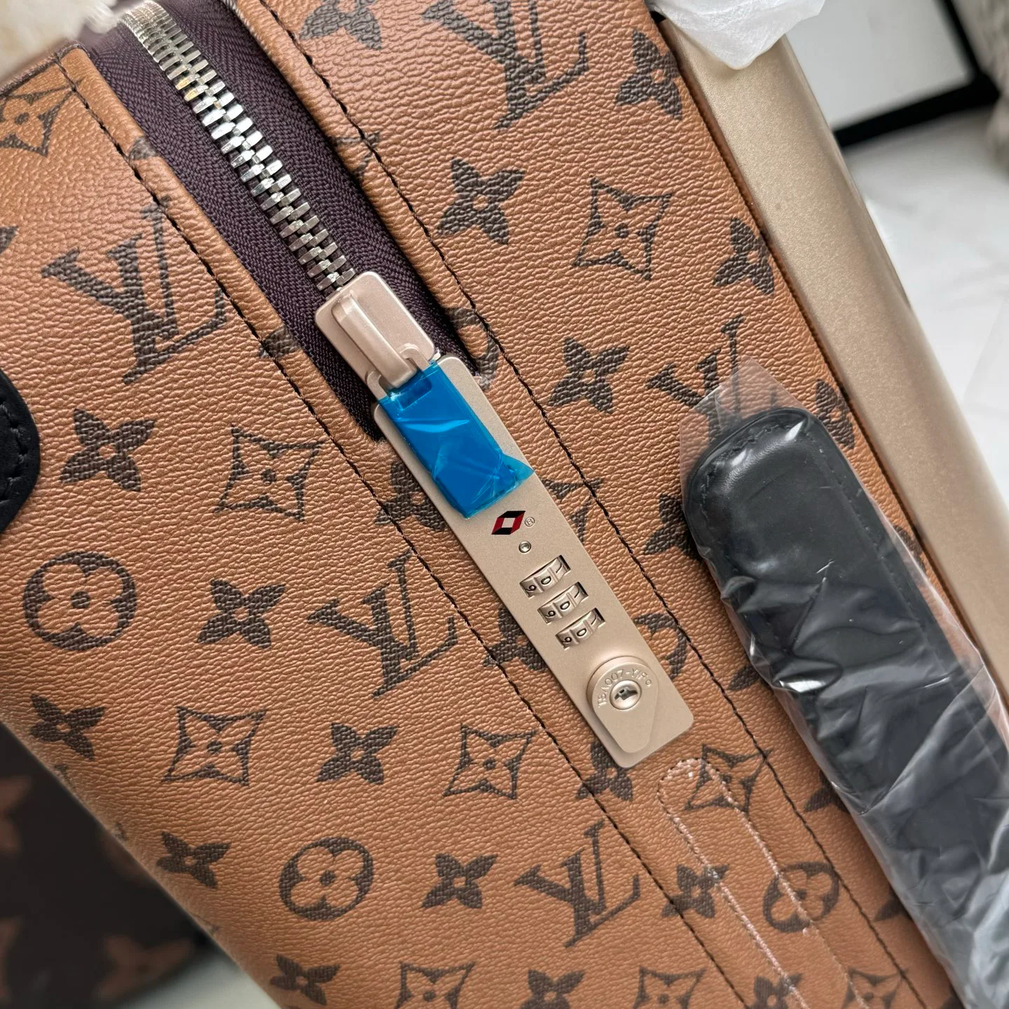 Suitcases LOUIS VUITTON 17801480