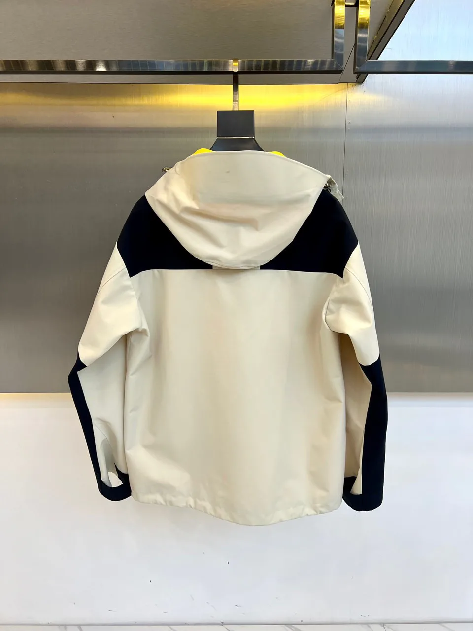 Women's Jackets And Down Jackets GUCCI 18416804