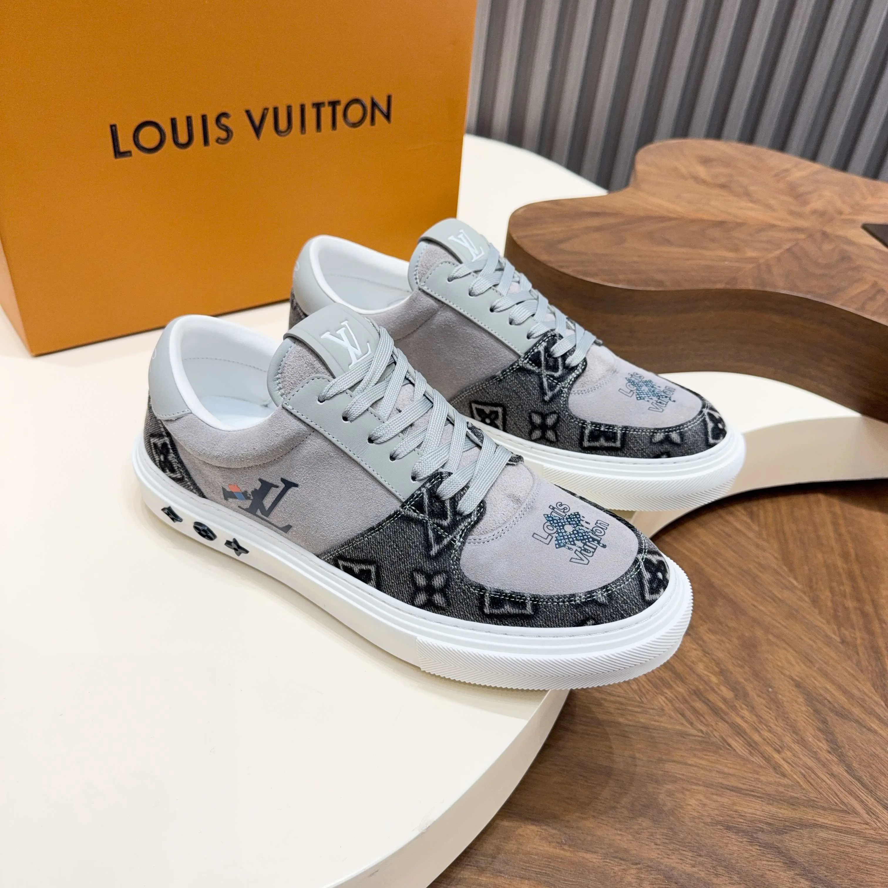 Men's Sneakers LOUIS VUITTON 17921397