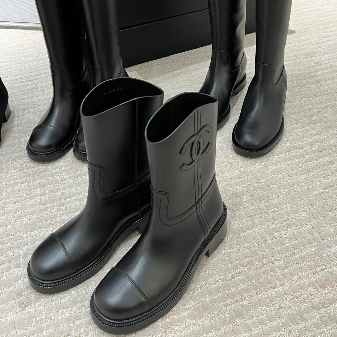 Women's Boots CHANEL 18199001
