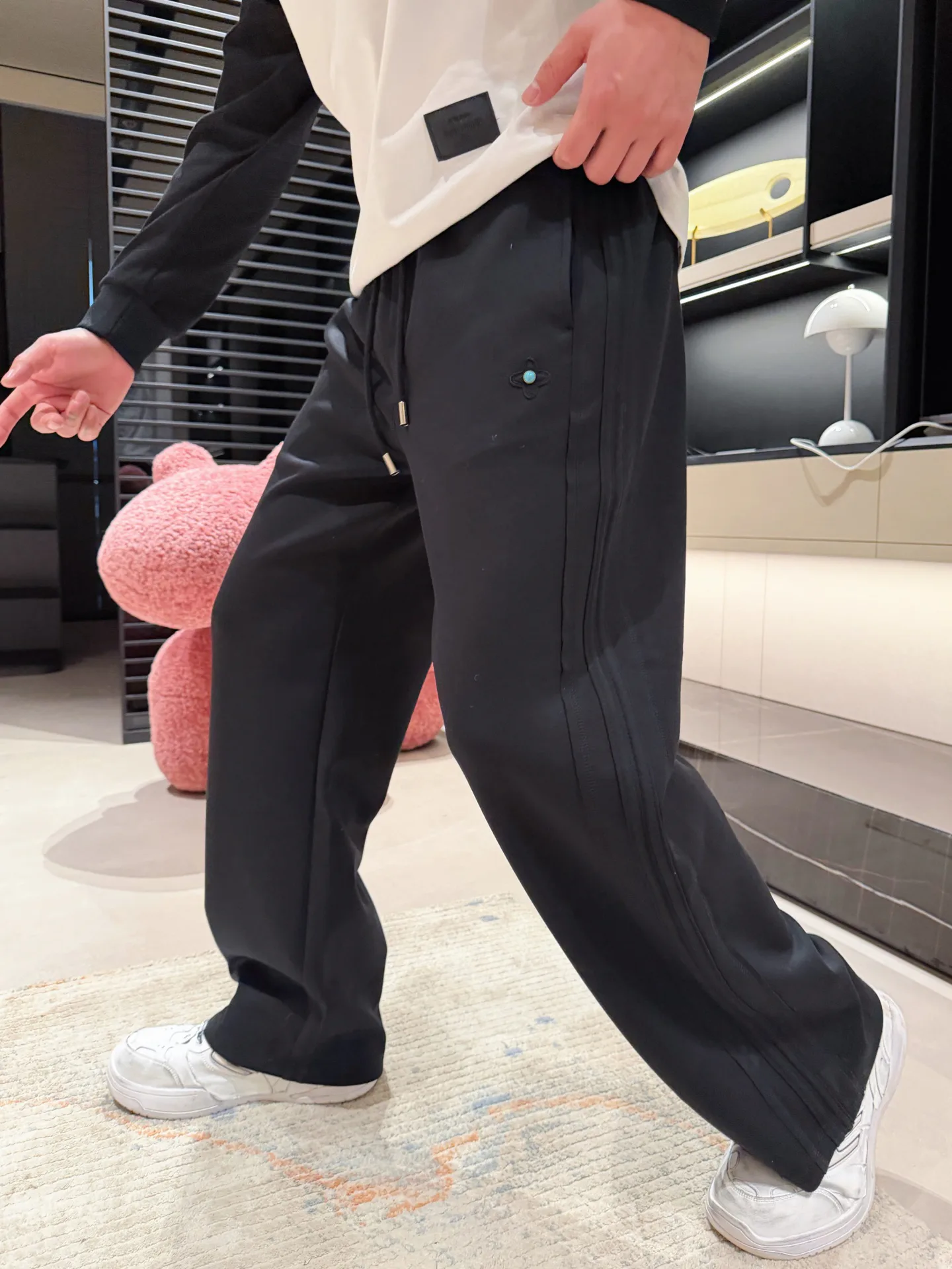 Men's Trousers LOUIS VUITTON 18499729