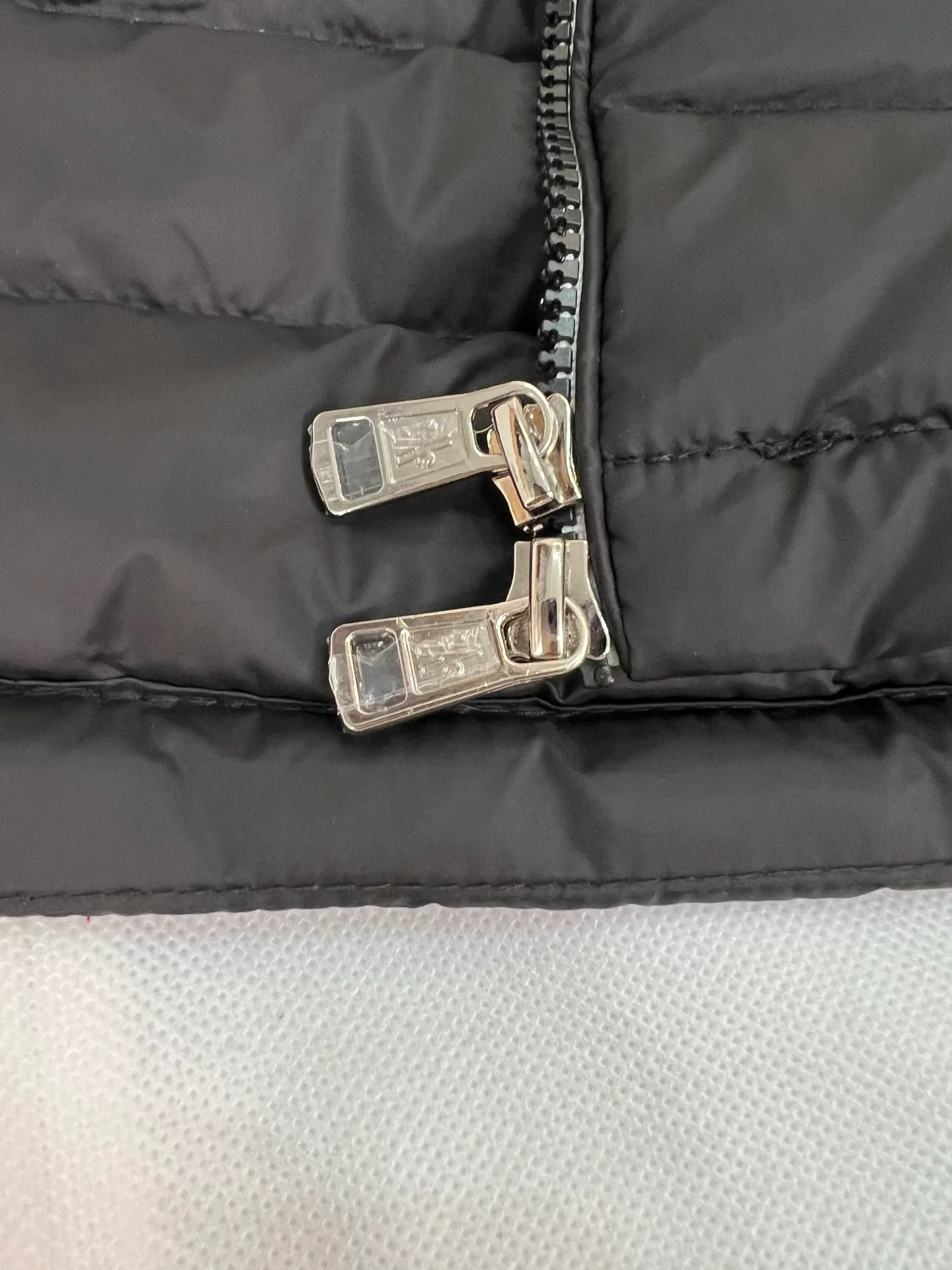 Куртки И Пуховики Мужские Moncler 18599888