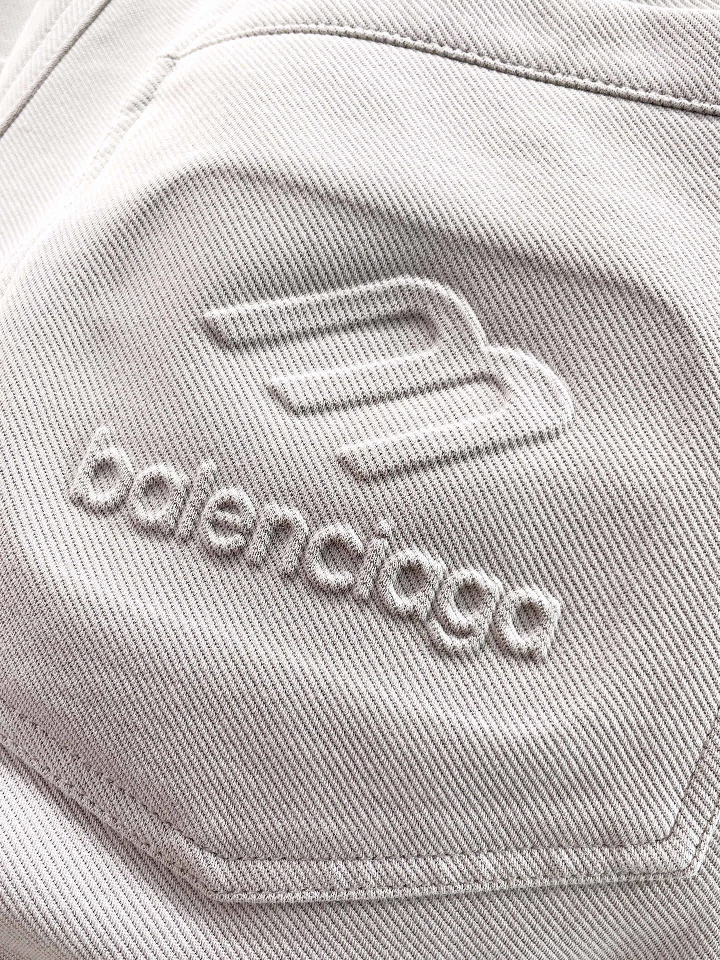 Men's Trousers BALENCIAGA 18499560