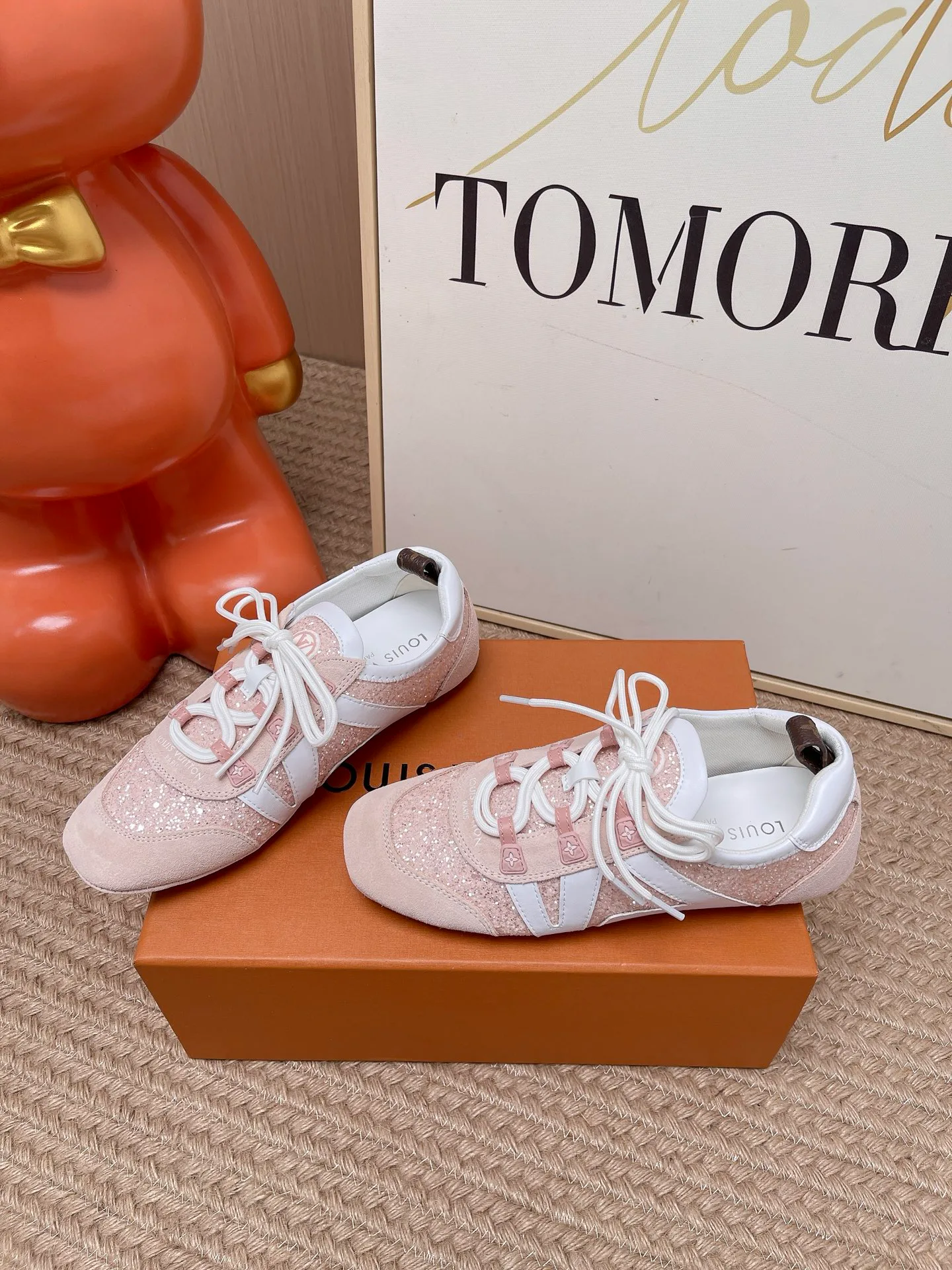 Women's Sneakers LOUIS VUITTON 17571639