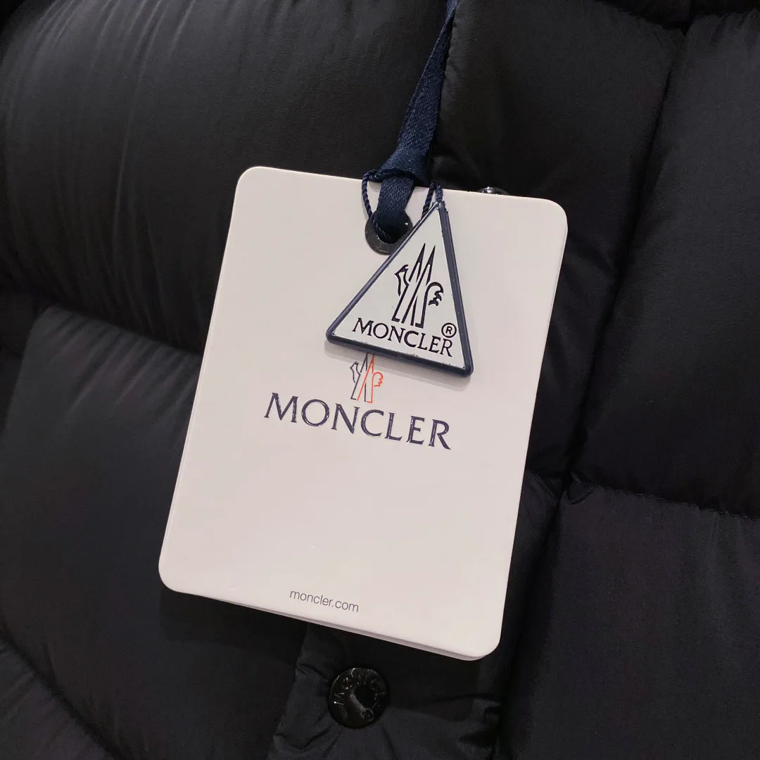 Куртки И Пуховики Мужские Moncler 18572324