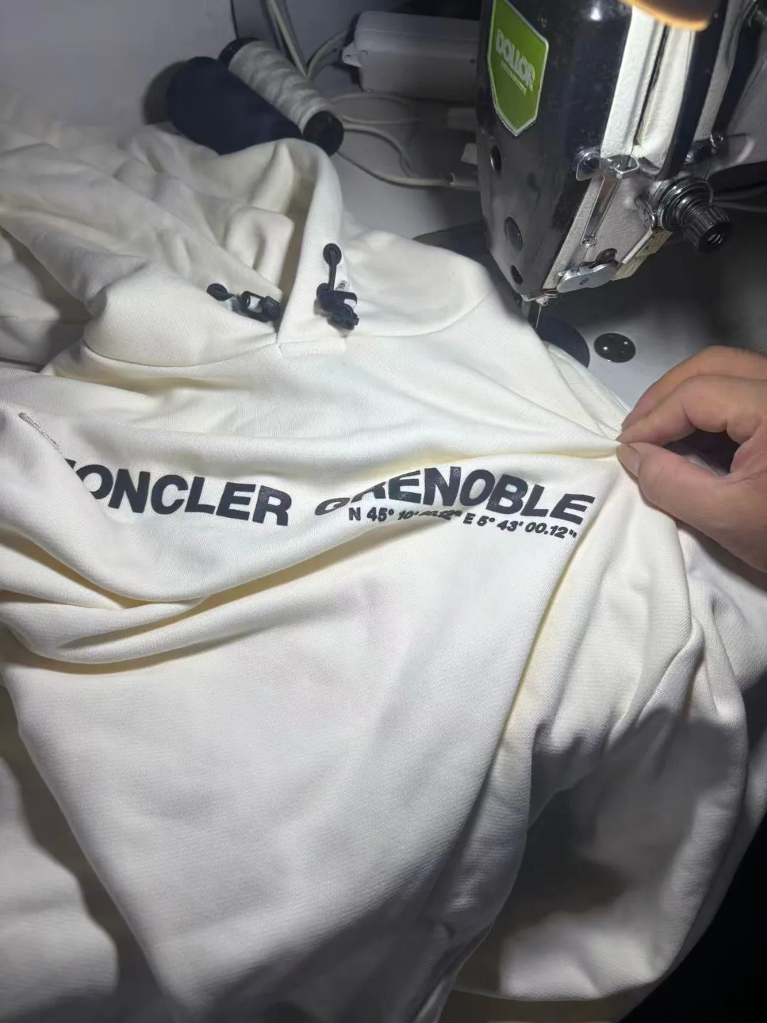 Men's Sweatshirts And Hoodies MONCLER 17480581