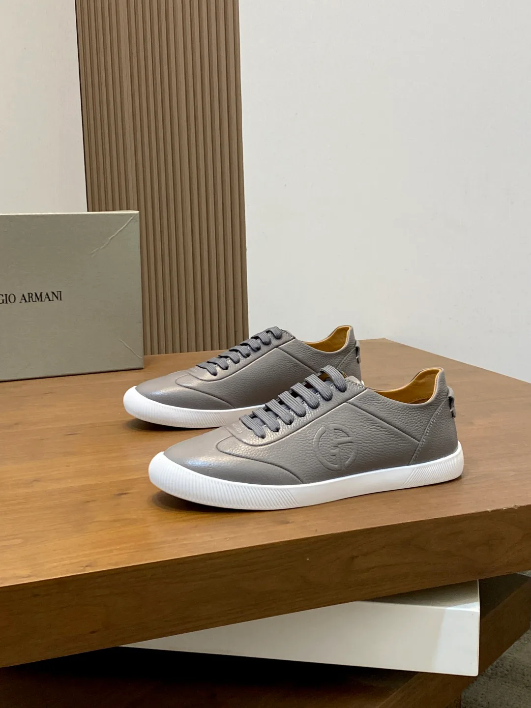Кроссовки Мужские Armani 18586416