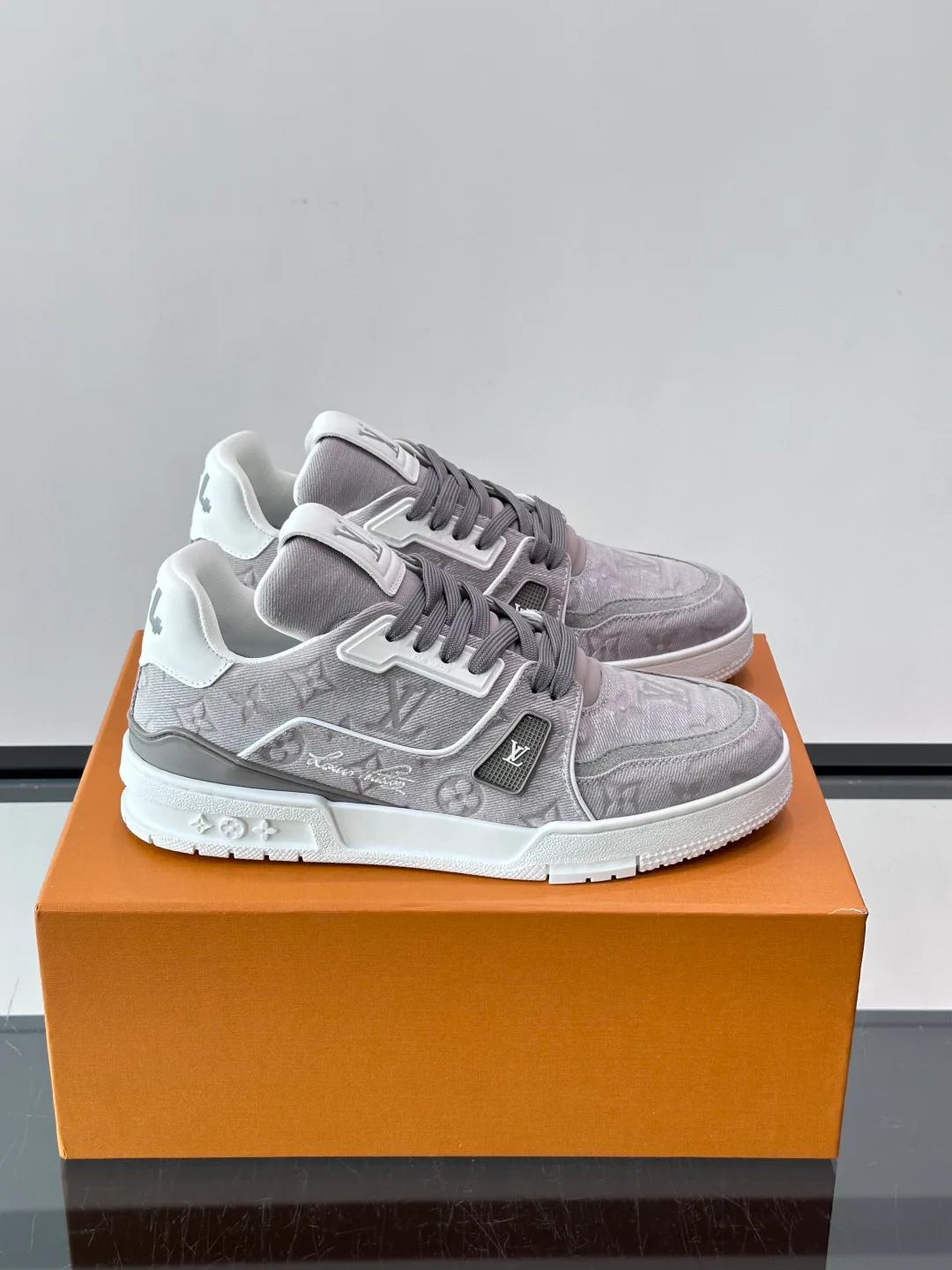 Men's Sneakers LOUIS VUITTON 17982449