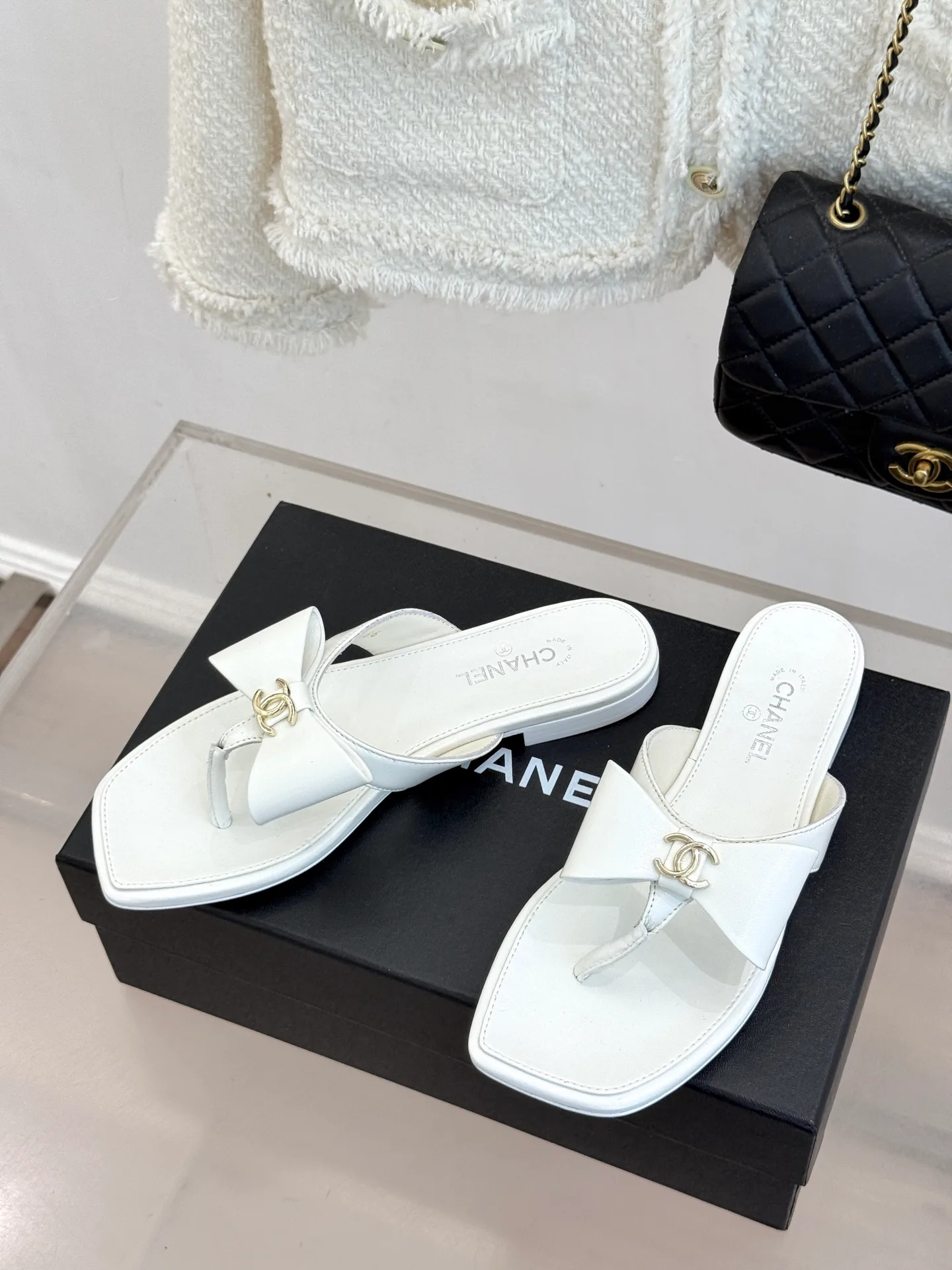 Women's Flip-Flops CHANEL 16965746