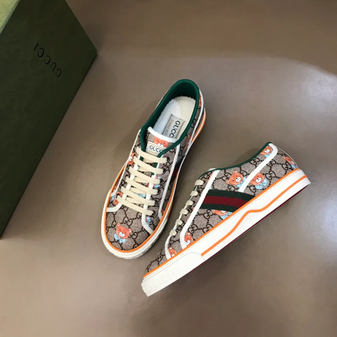 Women's Sneakers GUCCI 17955447