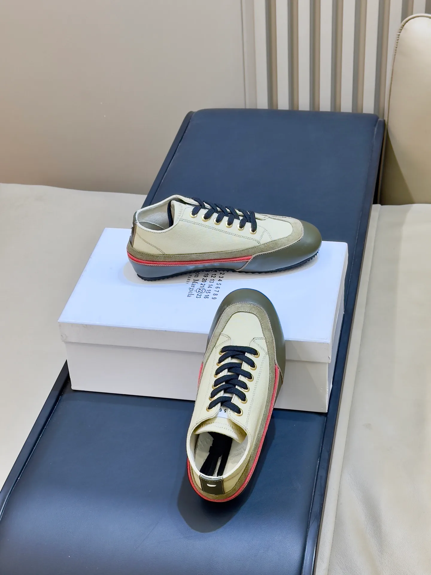 Women's Sneakers MAISON MARGIELA 18073444
