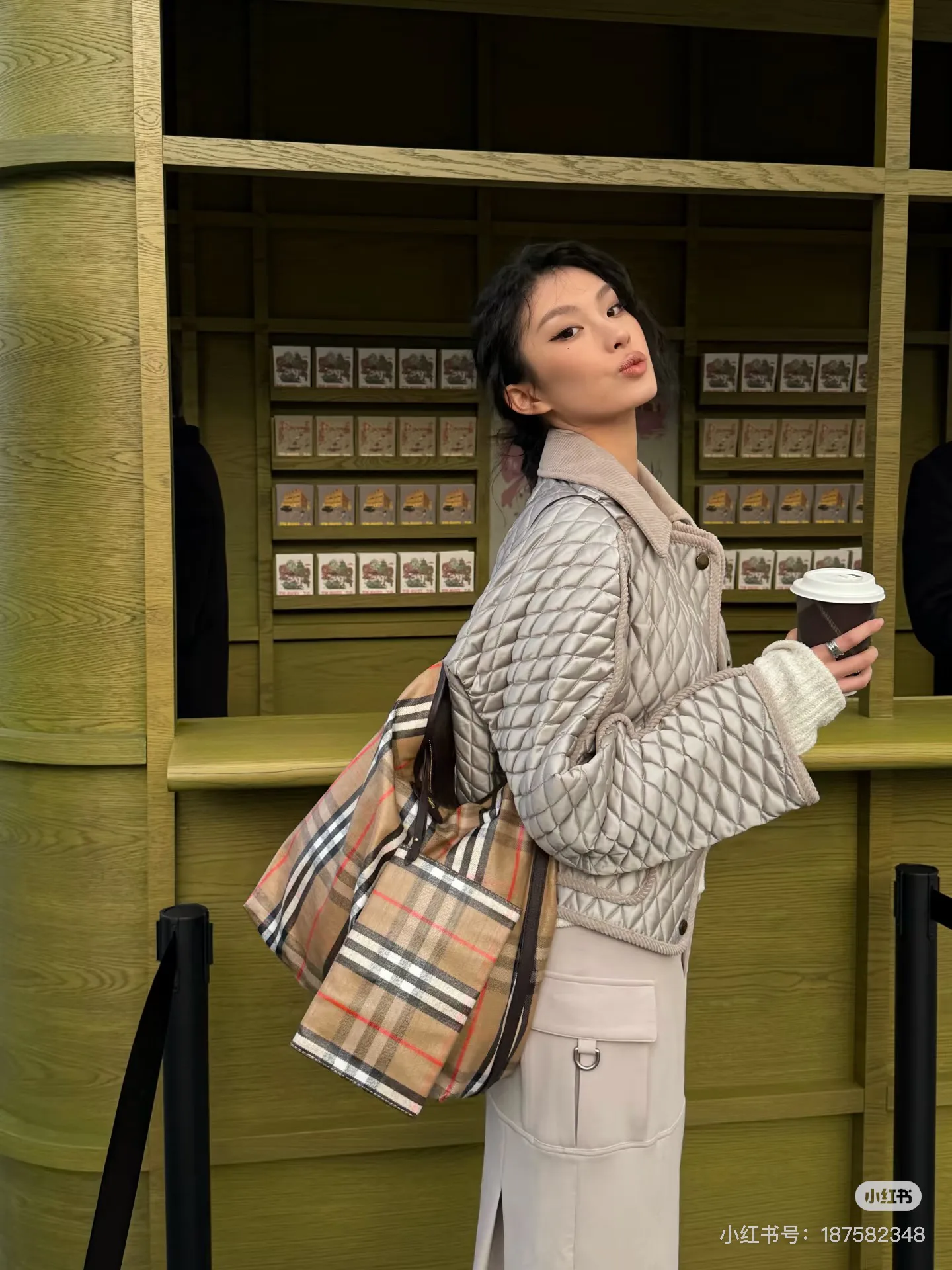 Women's Jackets And Down Jackets BURBERRY 17908964