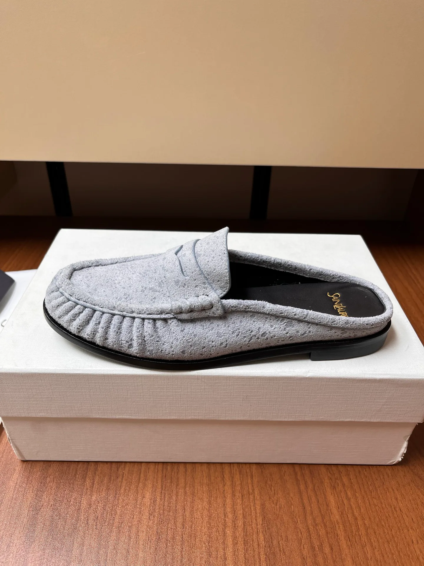 Women's Loafers And Moccasins SAINT LAURENT 18037879
