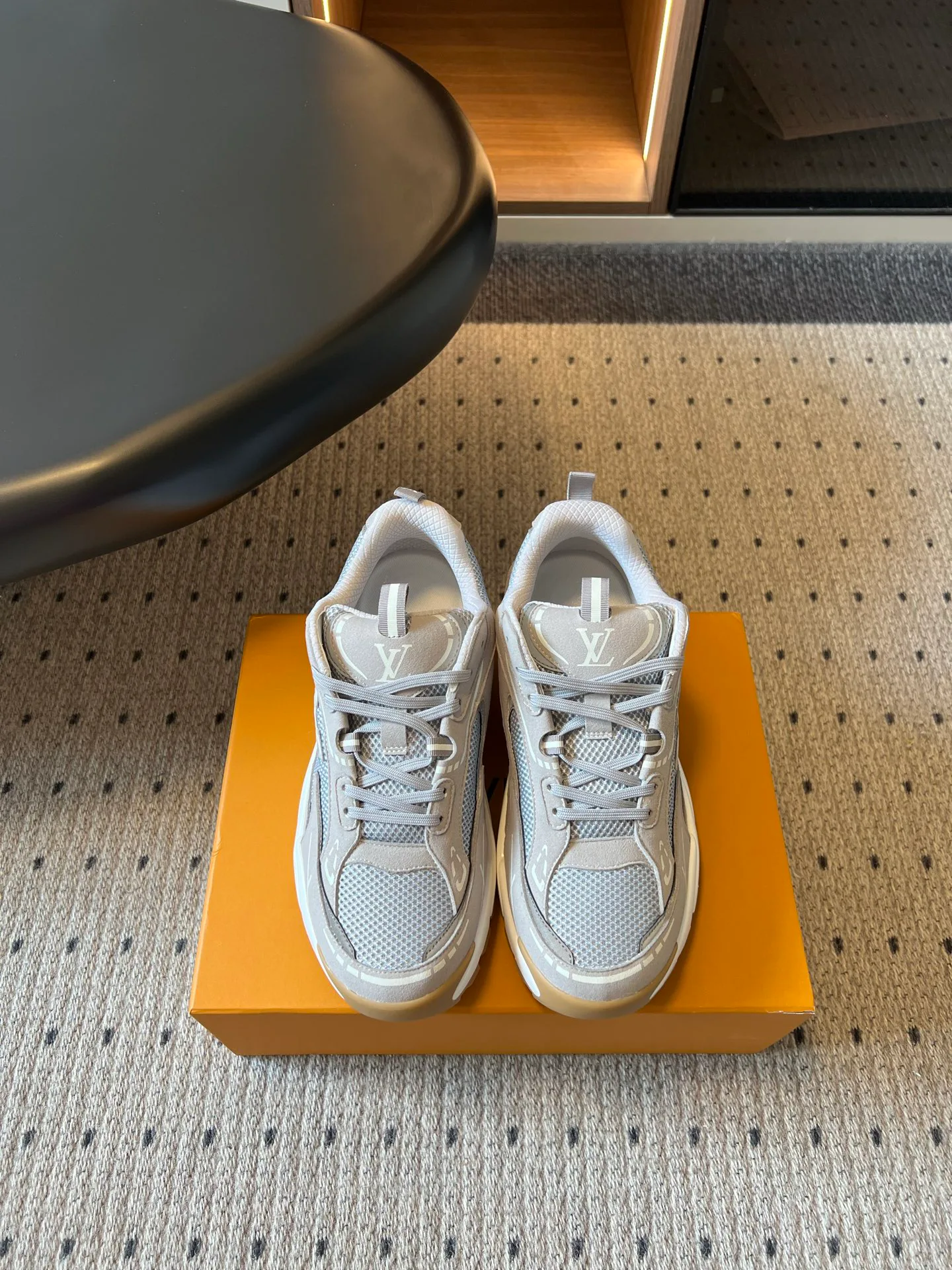 Men's Sneakers LOUIS VUITTON 17419416