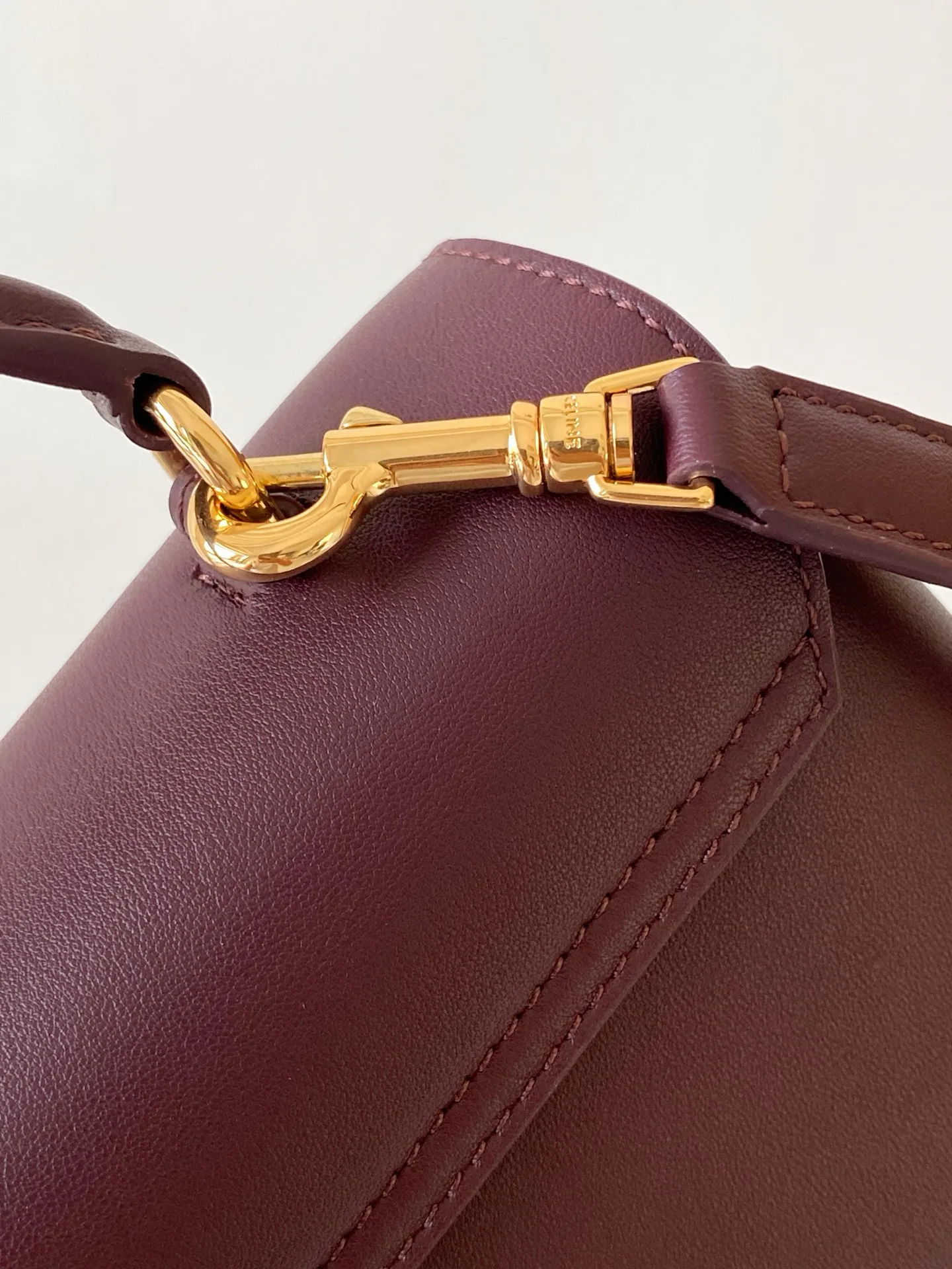 Women's Classic Handbags CELINE 18310391