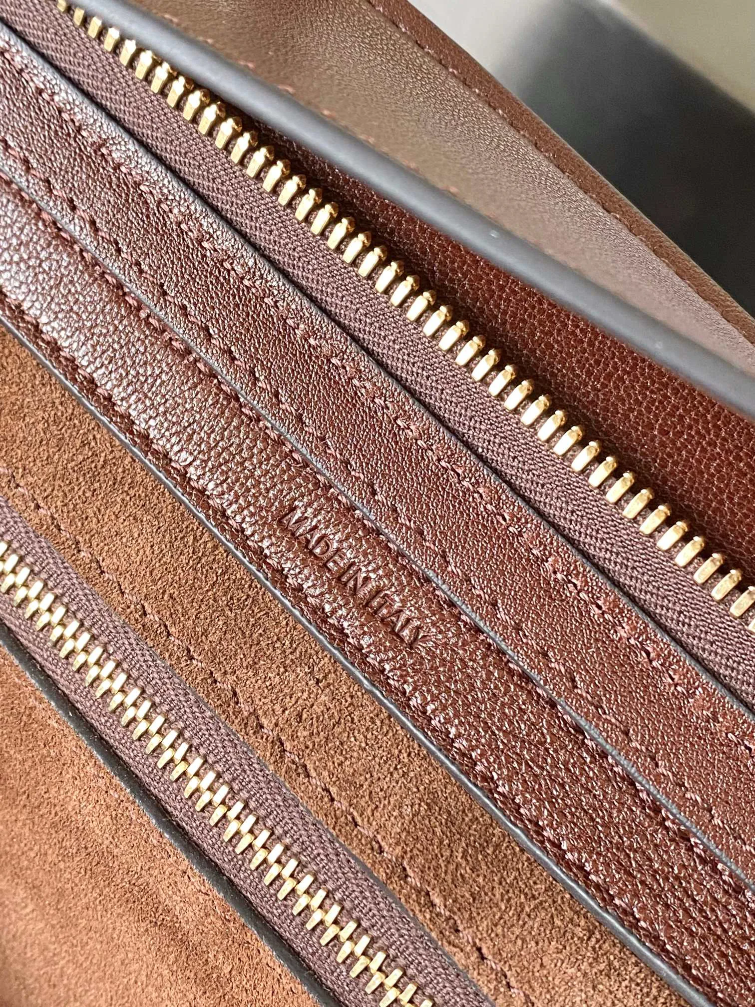 Women's Classic Handbags CELINE 18310364