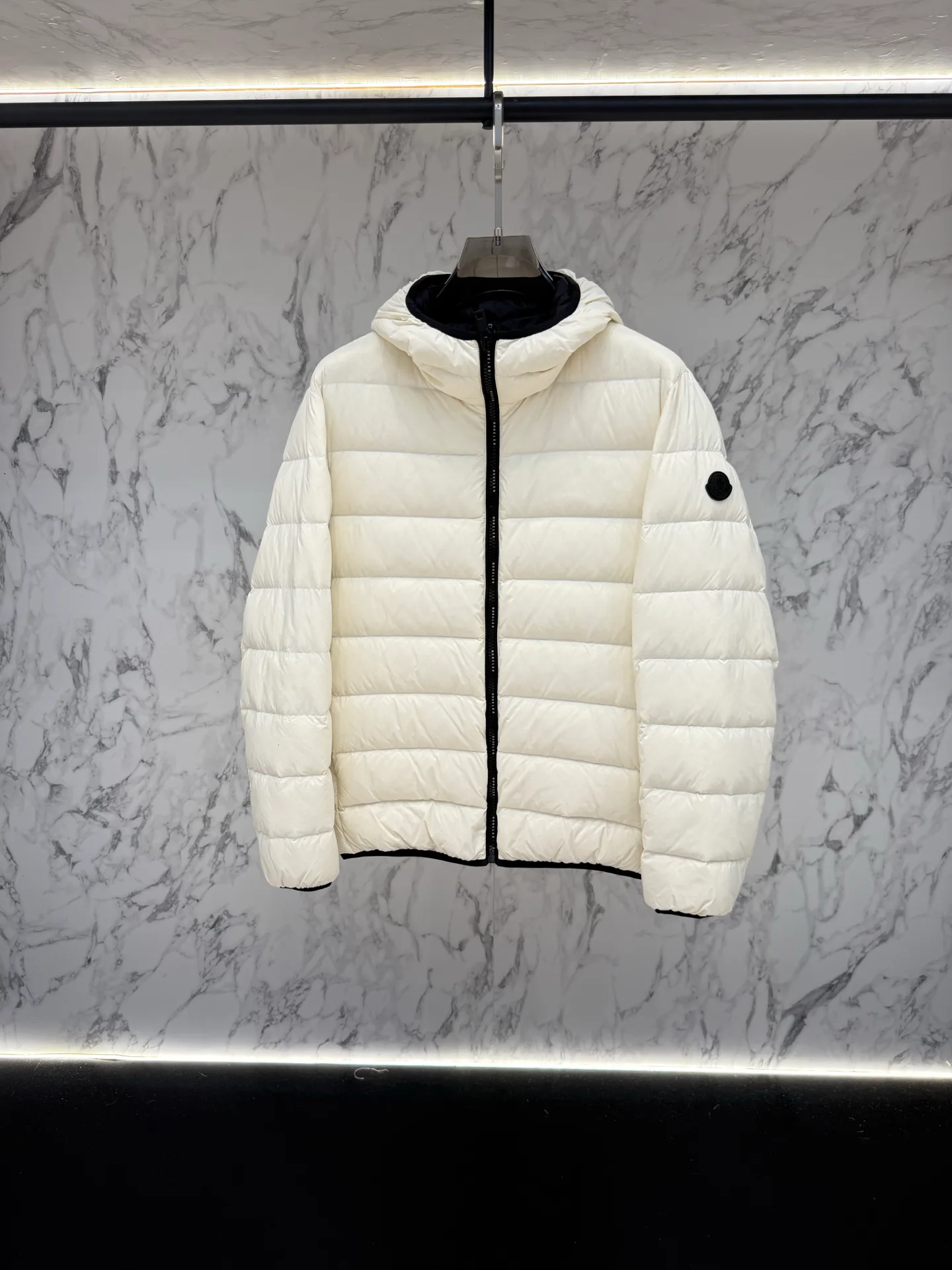 Men's Jackets And Down Jackets MONCLER 18046087