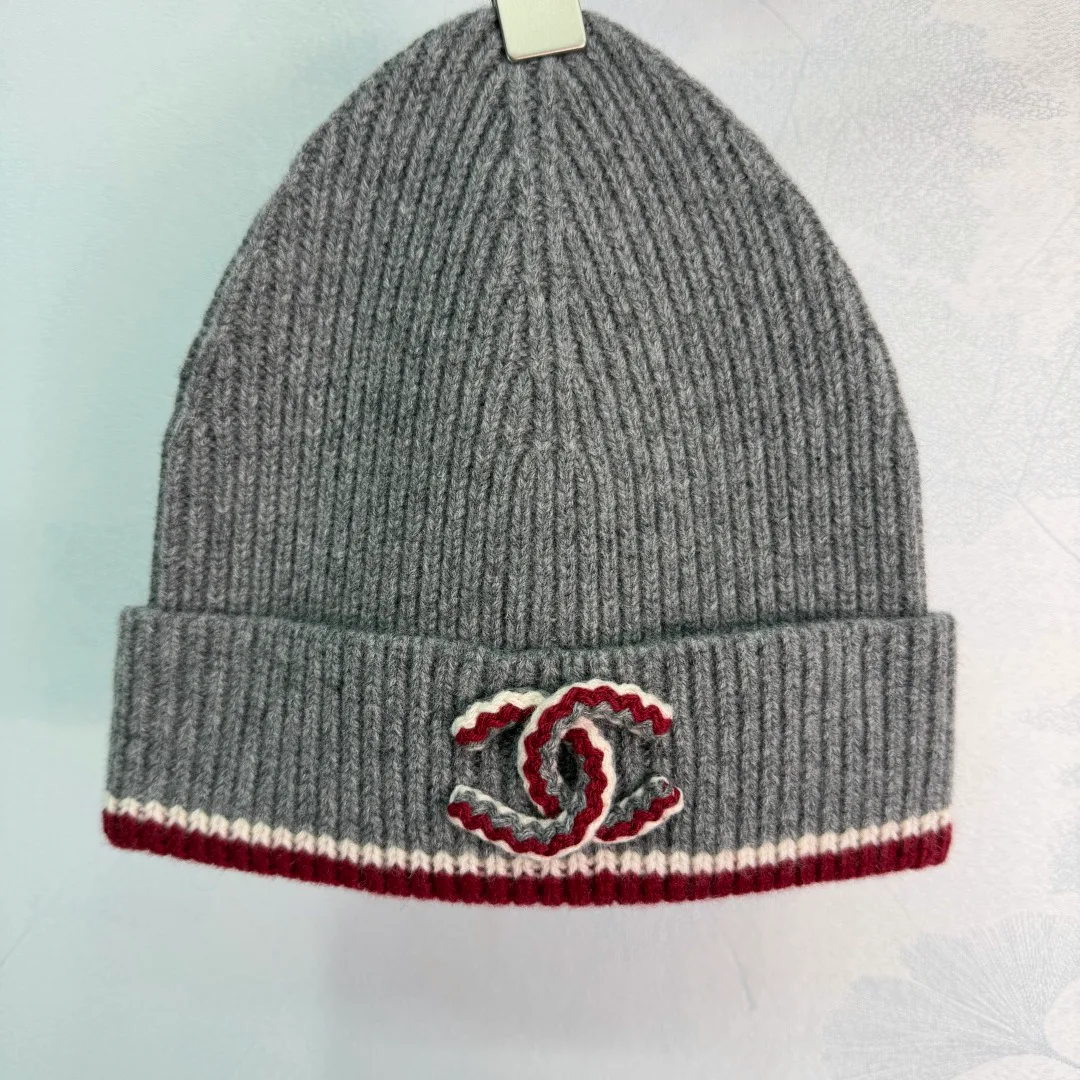 Hats CHANEL 17734650
