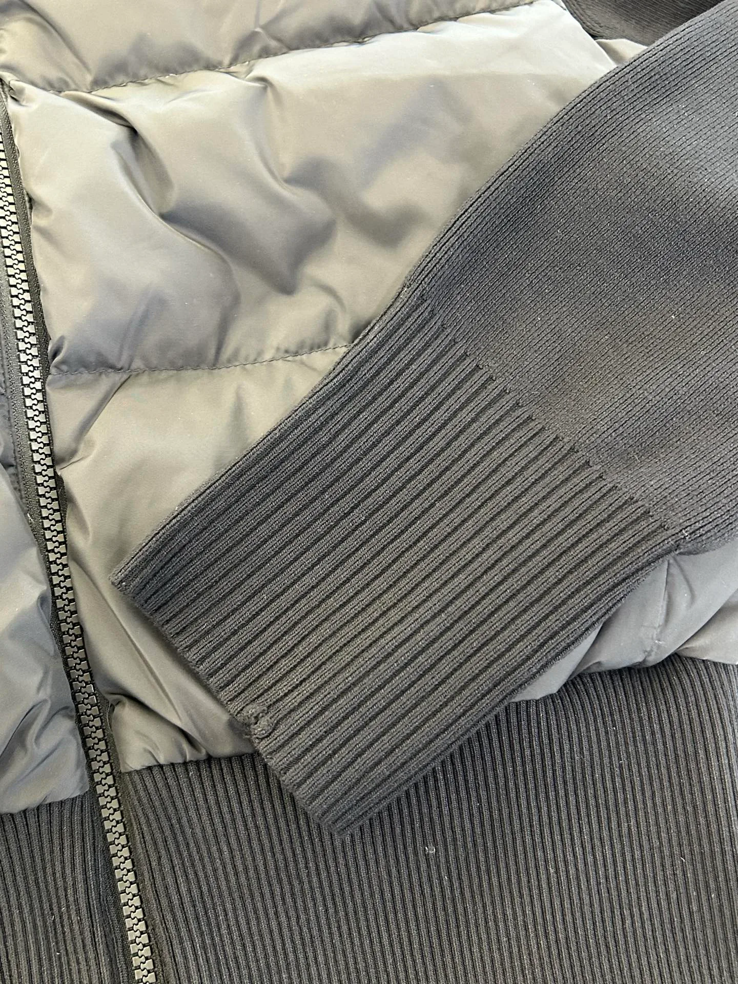 Men's Jackets And Down Jackets CANADA GOOSE 18231170
