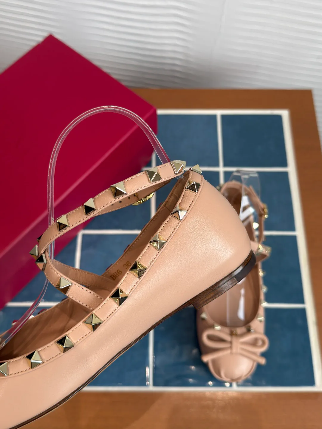 Women's Ballet Flats VALENTINO 18125365