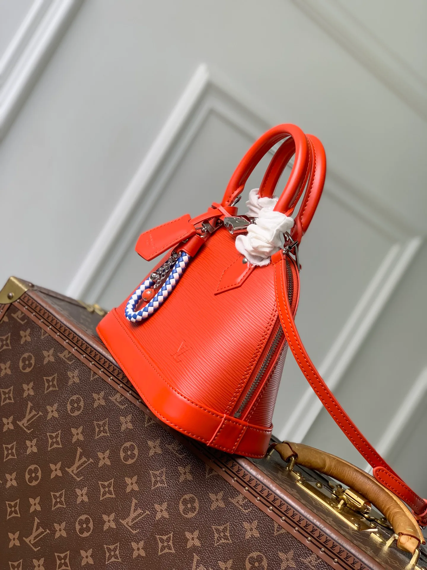 Women's Classic Handbags LOUIS VUITTON 18147538
