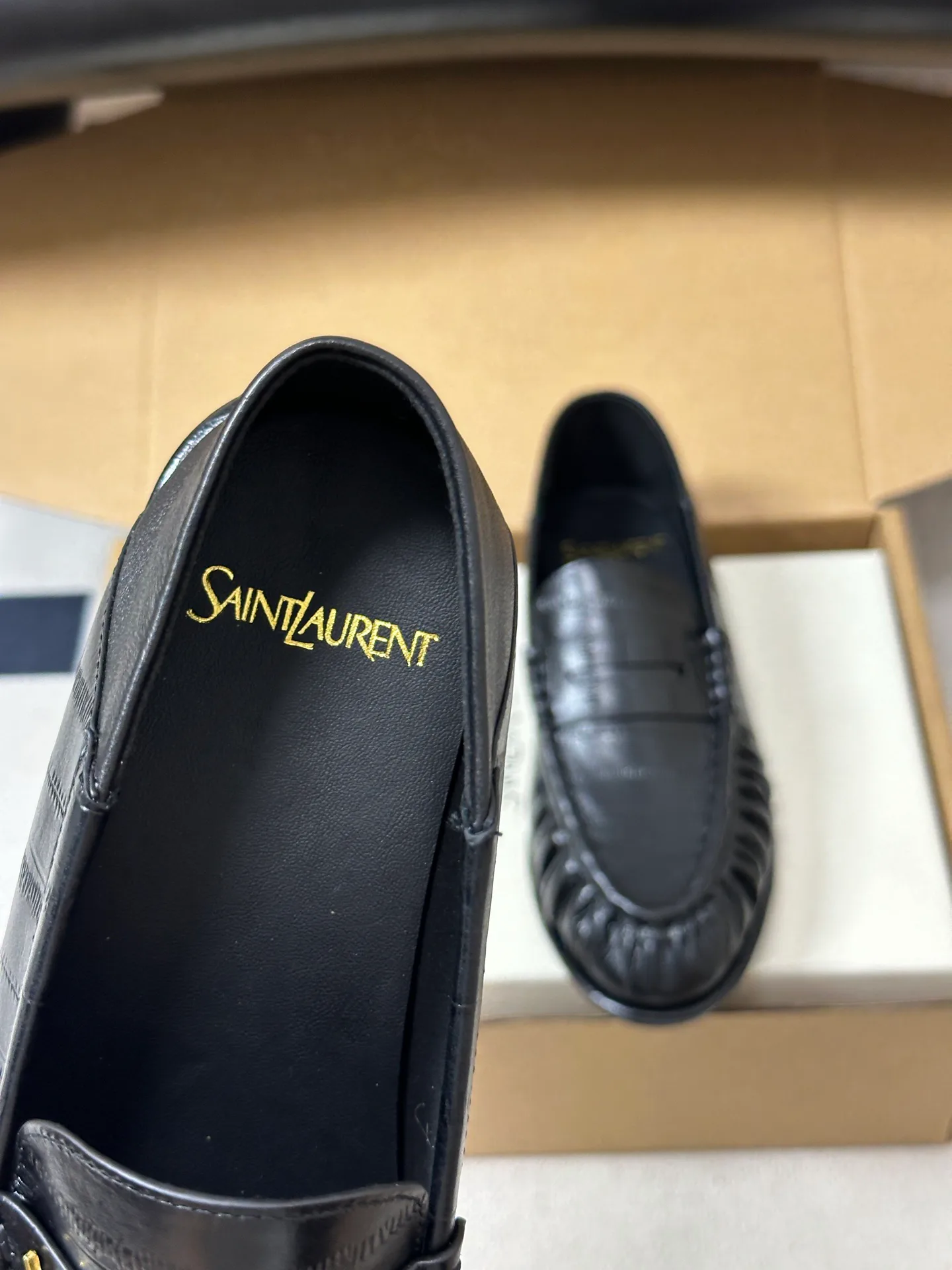 Women's Loafers And Moccasins SAINT LAURENT 18049116