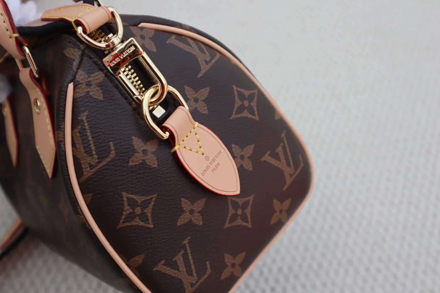 Women's Classic Handbags LOUIS VUITTON 18088970