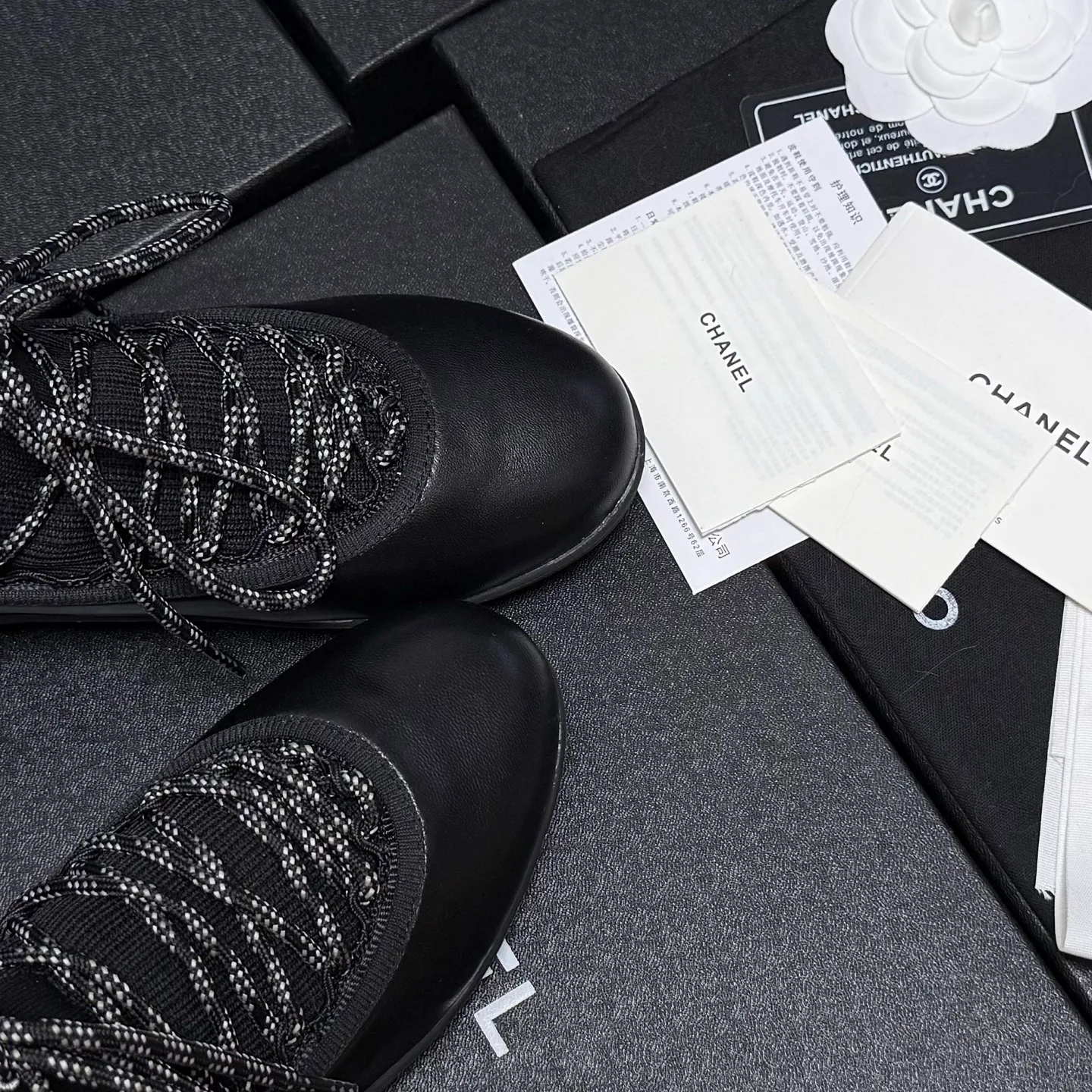 Women's Sneakers CHANEL 18083057
