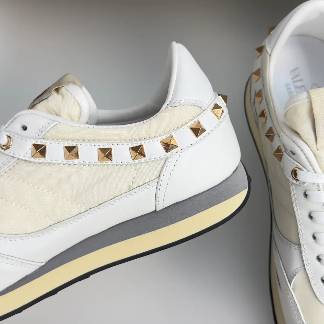 Women's Sneakers VALENTINO 17859886
