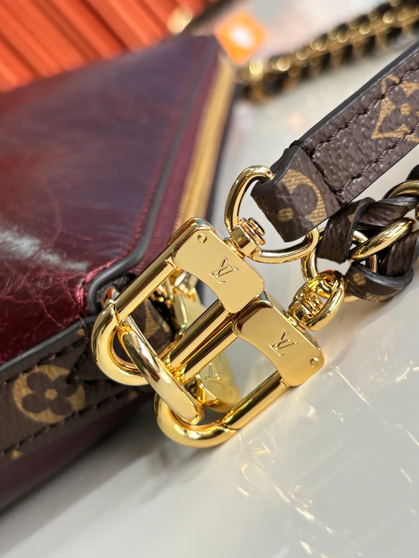 Women's Classic Handbags LOUIS VUITTON 18456599