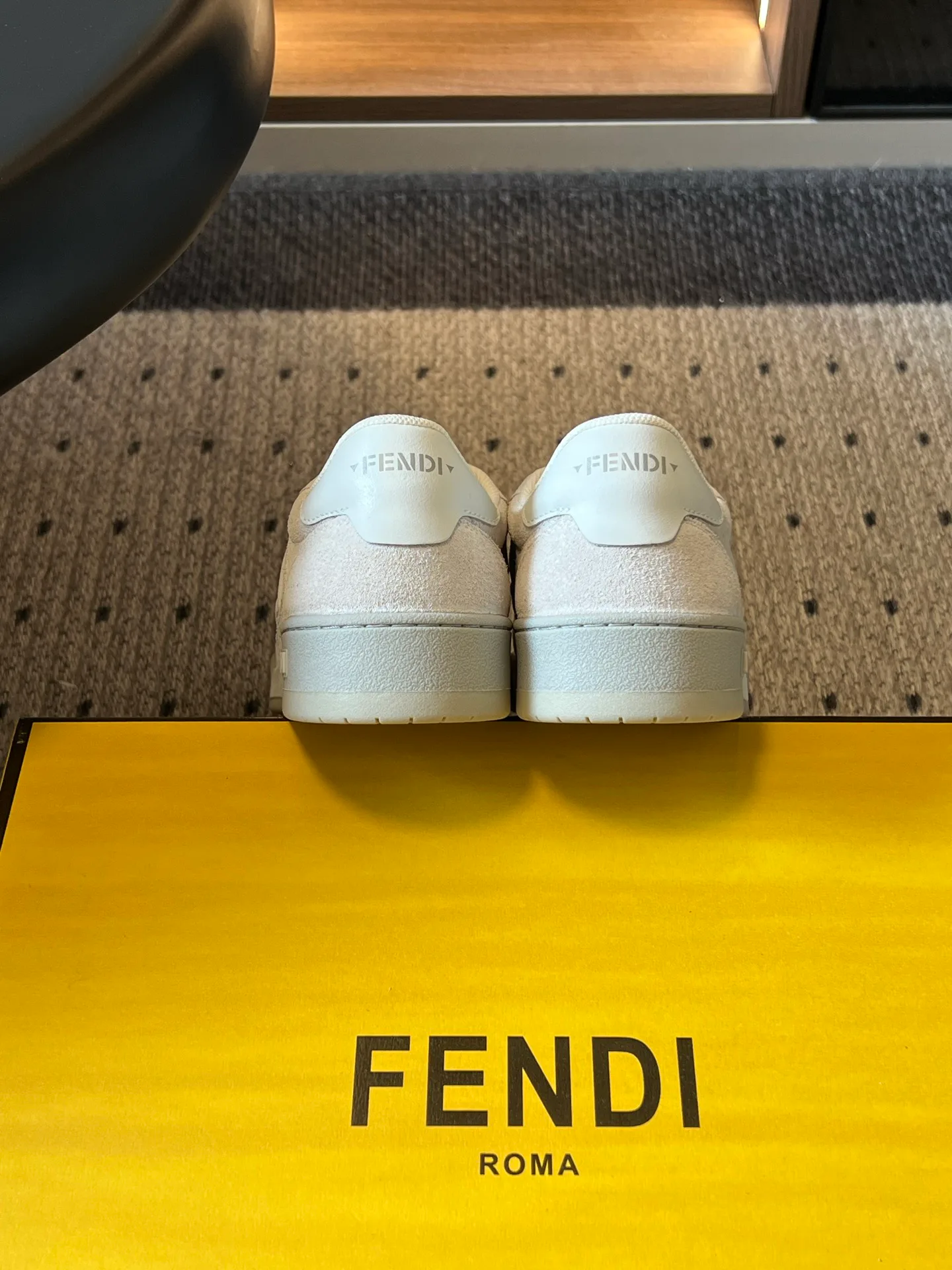 Women's Sneakers FENDI 17838121