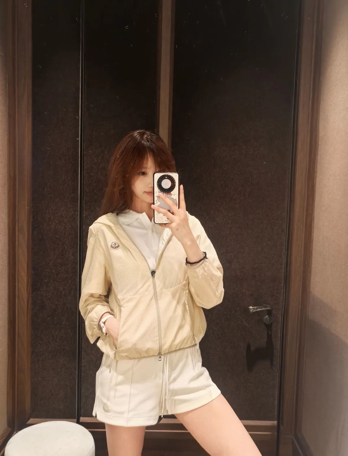 Women's Jackets And Down Jackets MONCLER 17567580